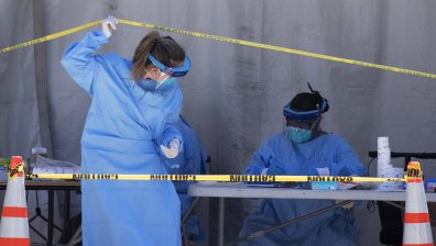 В Колумбия наказват неваксинираните с глоба и затвор