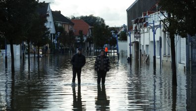 Проливни валежи наводниха Северна Франция, 200 училища в района бяха затворени