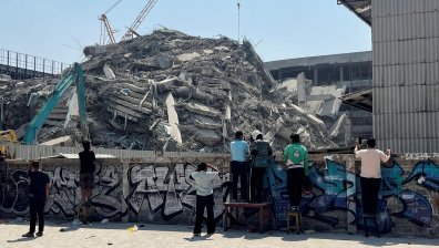 Затрупани хора и паника след земетресението в Банкок (СНИМКИ)