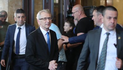 Премиерът: Има данни за чужди разузнавателни служби, замесени във взривовете във военни заводи