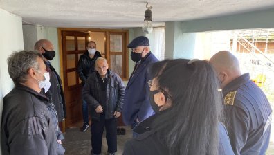 Ограбиха и пребиха дядо в пловдивско село, Гешев лично направи проверка