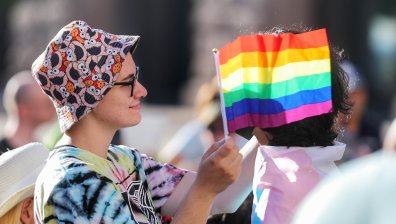 Учител за ЛГБТ закона: Подобен е на тези в тоталитарните режими