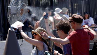 Горещото време взе две жертви в Италия и почти парализира Европа