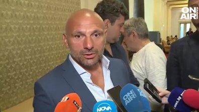 Стъки и журналисти искат референдум, обявиха се против машинното гласуване