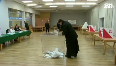 Полша провежда парламентарни избори