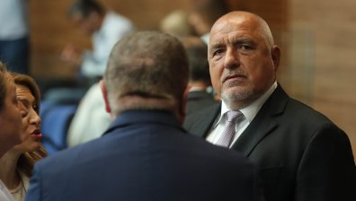 Само Борисов може да свали правителството, партиите виждат заплаха в лицето на Радев