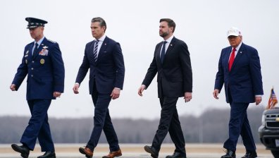 САЩ възнамеряват да унищожат Иран с мощна офанзива по въздух и вода