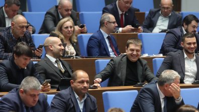 В последния си работен ден депутатите гледат бюджета за 2024 г.