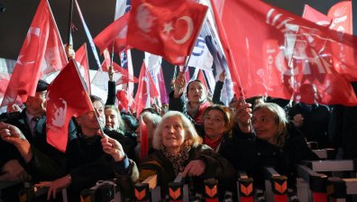 В Турция възстановиха протестите срещу ареста на Екрем Имамоглу