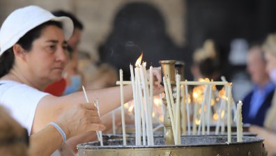 Честваме Голяма Богородица, жените раздават обредни хлябове за здраве