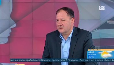 Миков скастри Нинова и левицата: Не може третият пол да бъде основна тема!