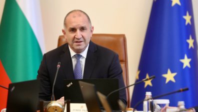 Радев смени всички областни управители