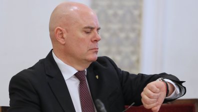 Гешев: Има транзакции от руски фирми към "Нексо", свързана е с терористични организации