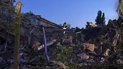 Загинал и ранени при нощно руско нападение срещу учебен център в Суми