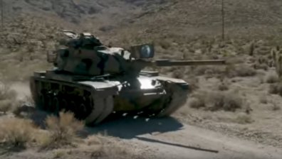 Любители на взривове изправиха танк M60 Patton срещу Land Rover