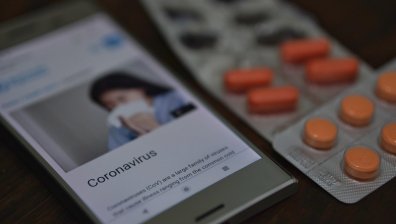 Коронавирусът се задържа на телефоните ни от 2 до 9 дни