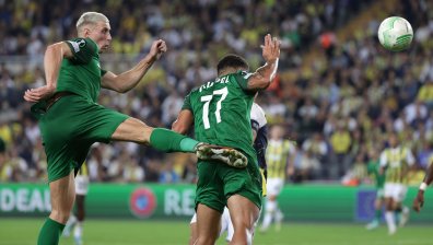 "Лудогорец" падна с 1:3 от "Фенербахче" при завръщането на Дерменджиев