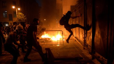 250 ранени по време на протестите в Бейрут след взрива