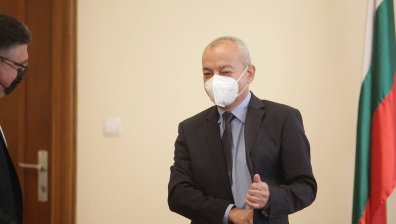 Донев: 300 хил. лица и семейства ще бъдат подпомогнати през отоплителния сезон