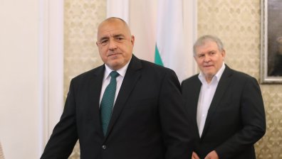 "Образован и красив полиглот": Борисов загатна кой ще е кандидатът за премиер на ГЕРБ-СДС