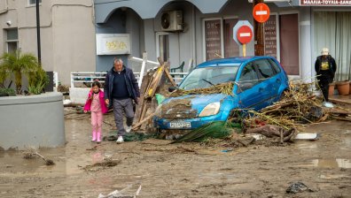 Жертвите на лошото време в Гърция станаха три