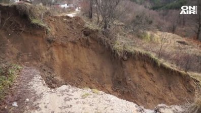 Лошите метеорологични условия ще забавят отварянето на пътя за Трън