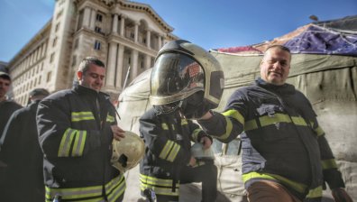 Премиерът Петков отряза синдикатите в МВР за 20% по-високи заплати