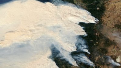 Жертви и изчезнали след пожарите в Орегон, евакуират над 10% от населението