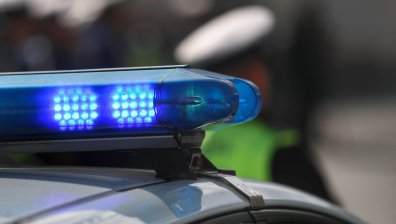 19-годишен с "Мерцедес" се заби в дърво на пътя Русе - Бяла