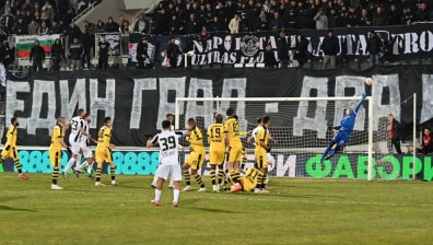 "Локо" излъга "Ботев" в дербито на Пловдив и се класира на 1/2-финал за Купата