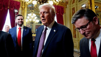 Доналд Тръмп във война с Международния наказателен съд (ВИДЕО)