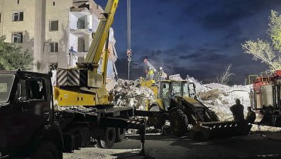 6-ма убити след взрив на блок в Донецка област, търсят 30 души под руините