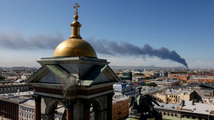 Дронове разтърсиха Санкт Петербург в деня на форума с Путин