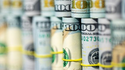Мистериозен банков превод превърна в мултимилиардер азербайджанец от Турция 