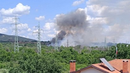 Пожар избухна в сухи треви и храсти край Стара Загора