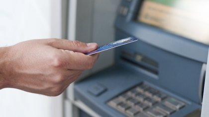 Oнлайн измами и скиминг: Как крадат данни от банковите ни карти