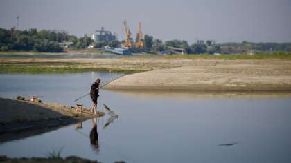 Дунав продължава да спада, ограниченията за корабоплаване остават в сила