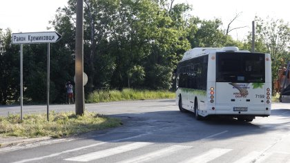 Гараж за автобуси пламна в столичния квартал "Орландовци"