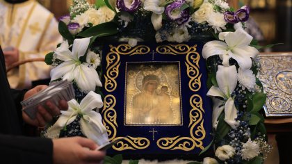 Чудотворната Хавайска икона на Богородица продължава да събира вярващи в София