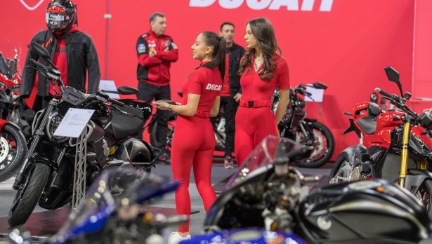 Мощ, лукс и красота на MOTO EXPO 2025 (СНИМКИ)