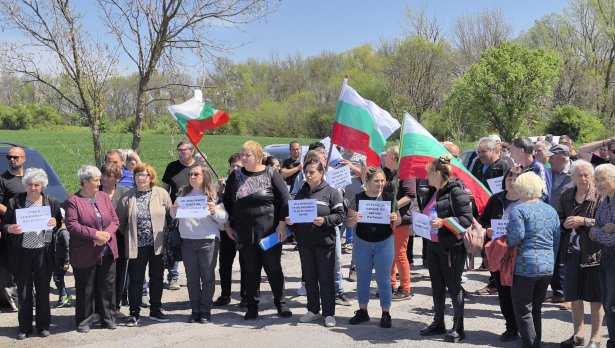 Пътят между Ямбол и Средец предлага незабавно вкарване на колата в сервиз