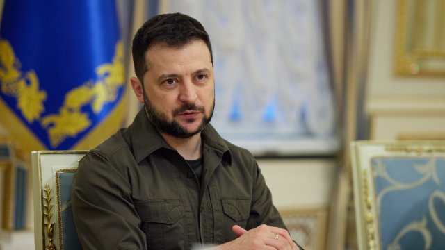 Президентът на Украйна Володимир Зеленски приветства победата на украинската група