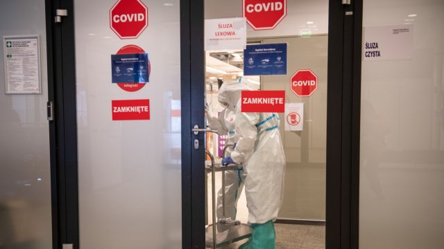 13 от 17 те членове на медицинския консултативен орган за борба