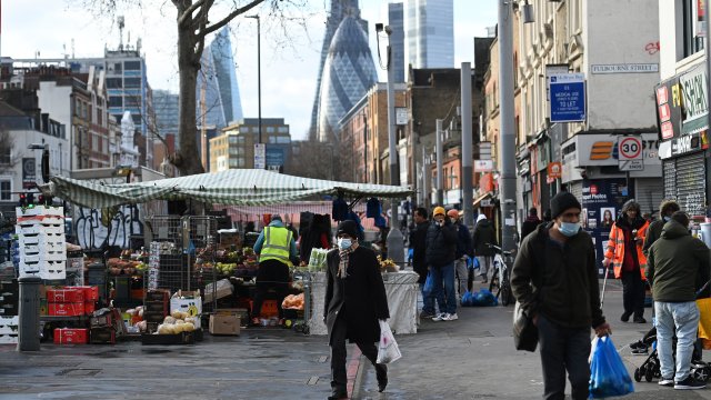 Супермаркетите във Великобритания са изправени пред сериозни закъснения при поръчките