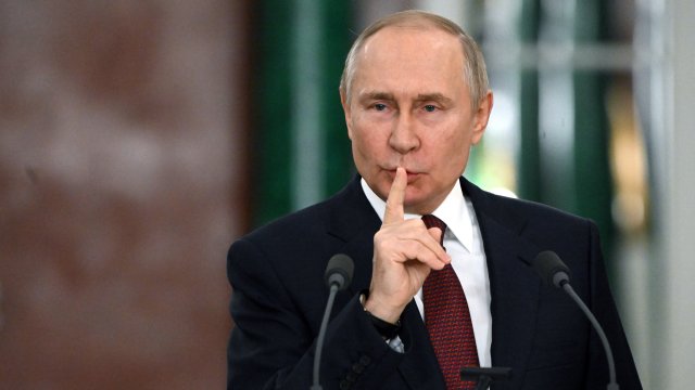 Опозиционен политик от Санкт Петербург обвинява руския президент Владимир Путин