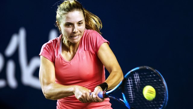 Виктория Томова отпадна на полуфиналите на турнира от категория WTA
