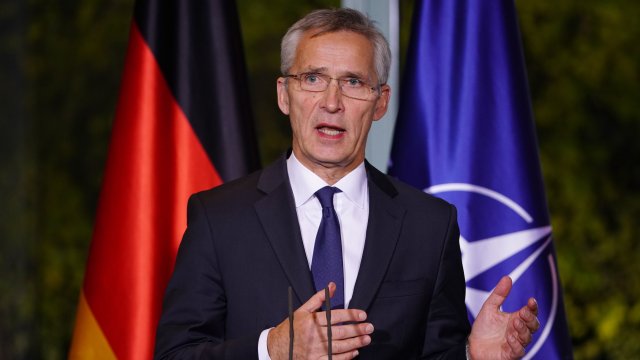 Генералният секретар на НАТО Йенс Столтенберг призова страните членки на