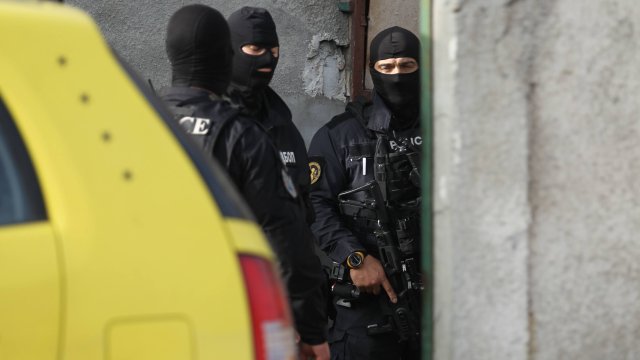 11 нелегални мигранти от Сирия са открити в апартамент в