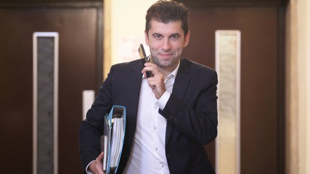 Премиерът Кирил Петков проведе телефонен разговор с държавния секретар на