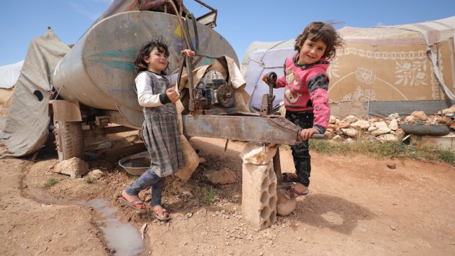 Група сирийски бежанци в Турция планира да сформира керван, който